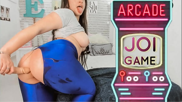 Fille latina sexy gamer contrôlant ta bite comme son joistick de jeu vidéo JOI branle les instructions adoration du cul, cette fille a vraiment un cul parfait !!!!